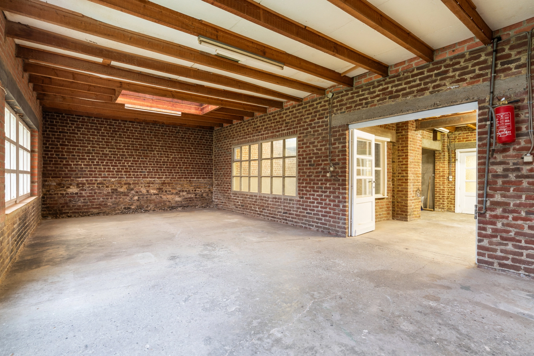 8205db27bf2342ff927e0a58864a6f05 photo