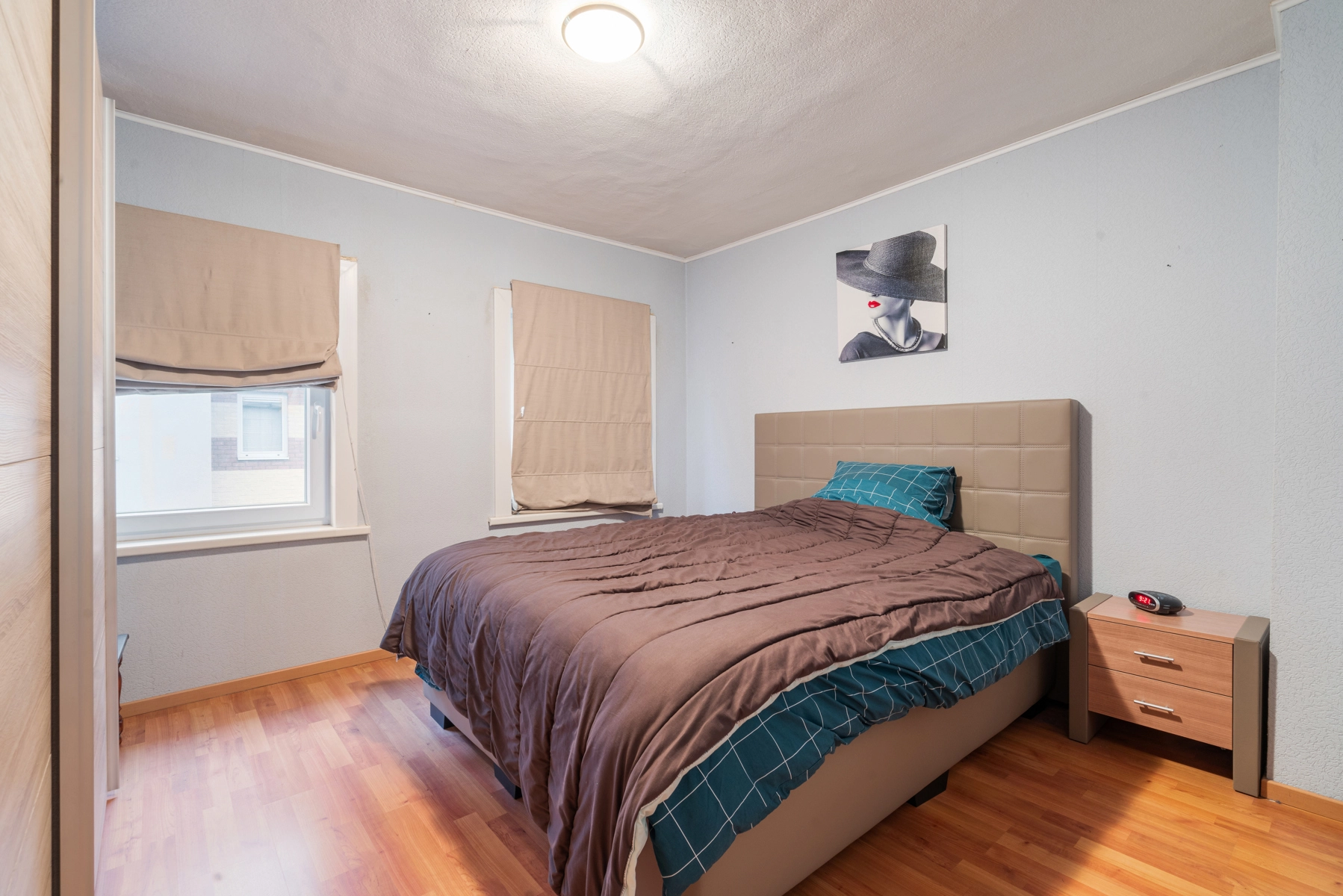 b8d63a8fb0bc4ef19352e194bec701fd photo