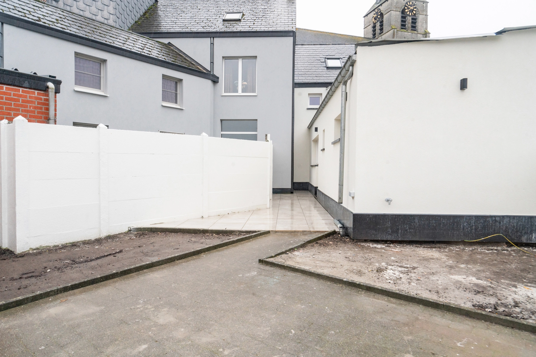 7e0b807a62ce4ea3848b3b24a9cb1643 photo