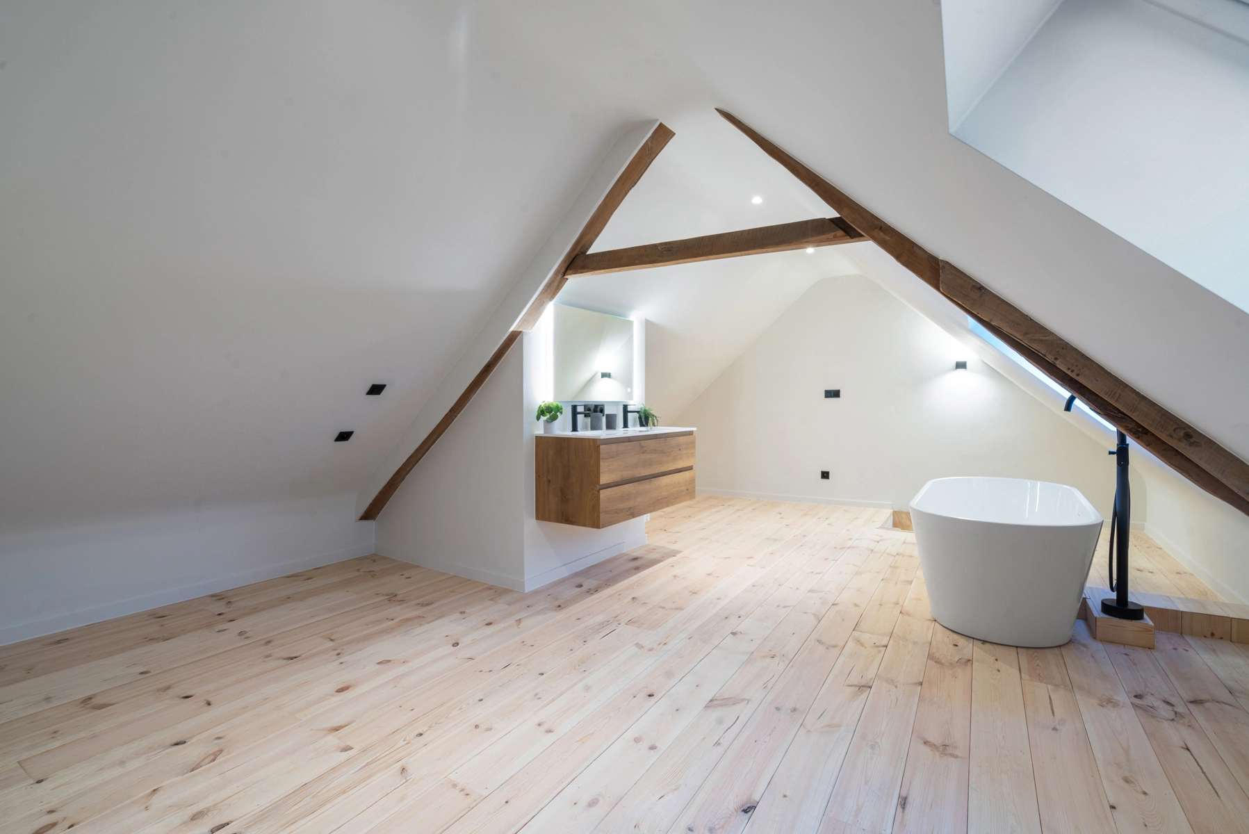 7e660102f88a4bebaea516f2b93ee716 photo