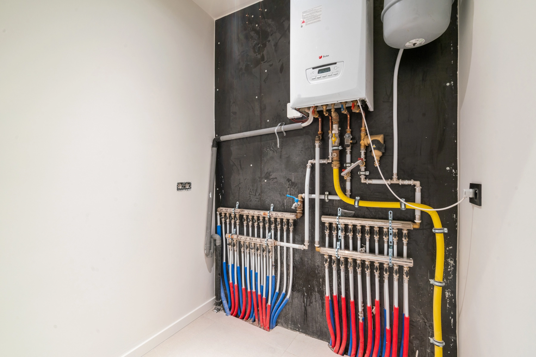 8bfd877b000849c184cb473a73c6e7a6 photo