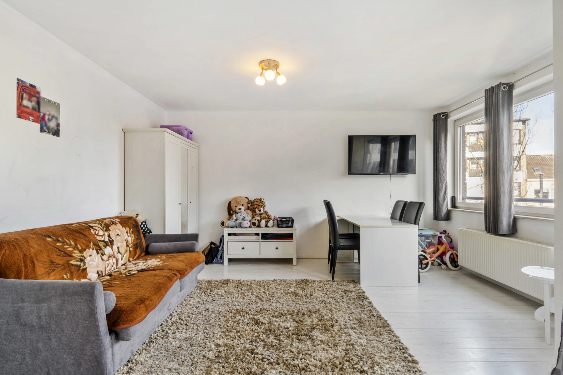 bc0a7e842aac48f88e49d9140784d671 photo