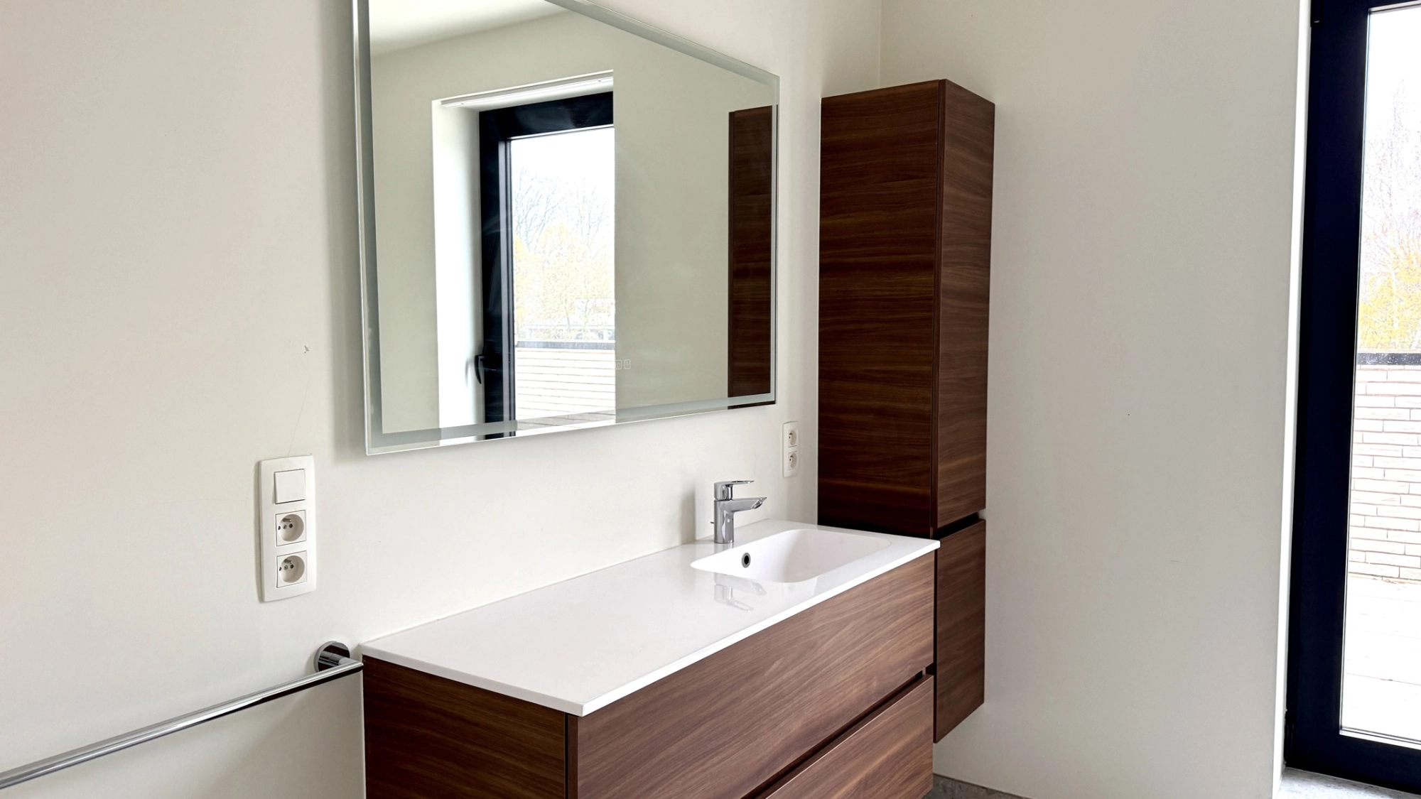 c9a268d118c64fe09e469caf2cb118f9 photo