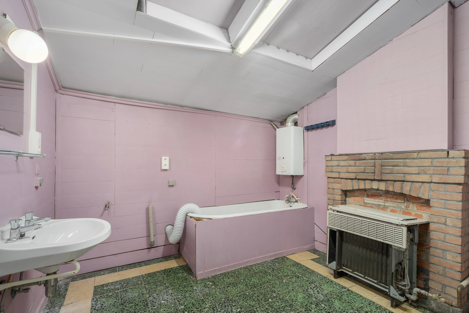 98a6683ca8cb4c6ab1cb5926120989c2 photo