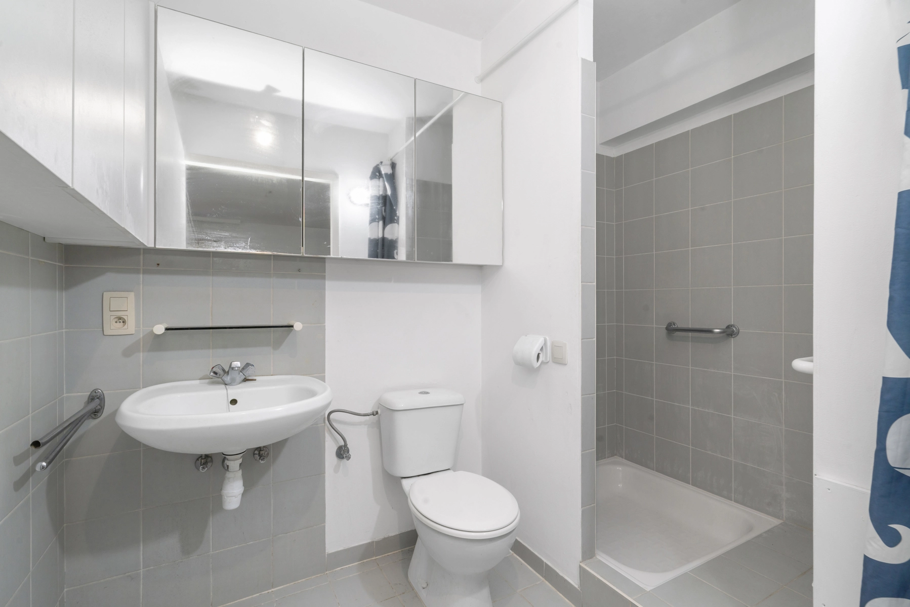 dd86ab1420034fe58ff869ee3f33635c photo