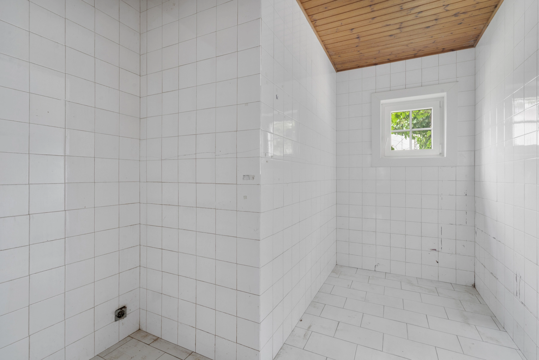 35be112584b64f9c956d3008a2e7090a photo