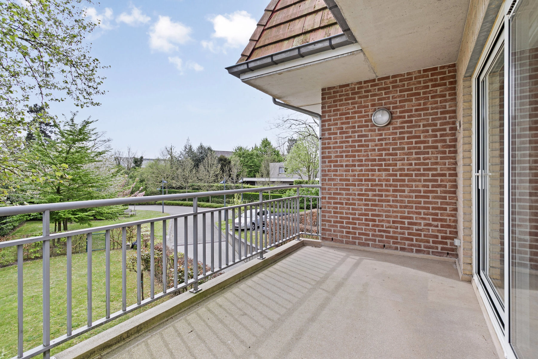 621f8f2daf804ae9a6b50cd809172a81 photo