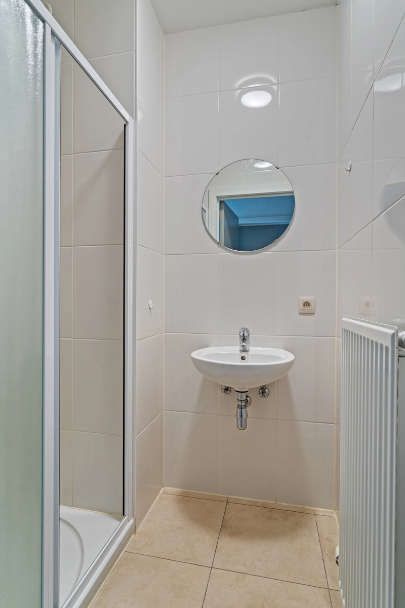 f3dc059c2a384725a61dd9e51134a2ad photo