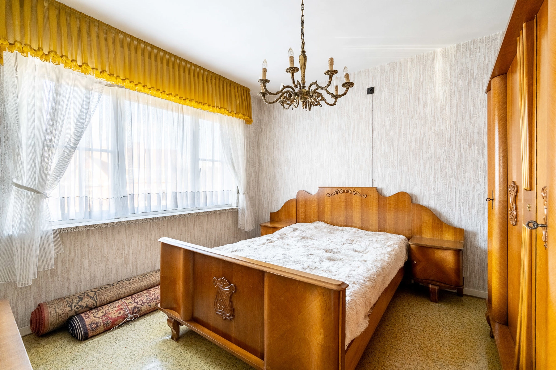 a37bd71b5bed444fb2b1451457d7edec photo