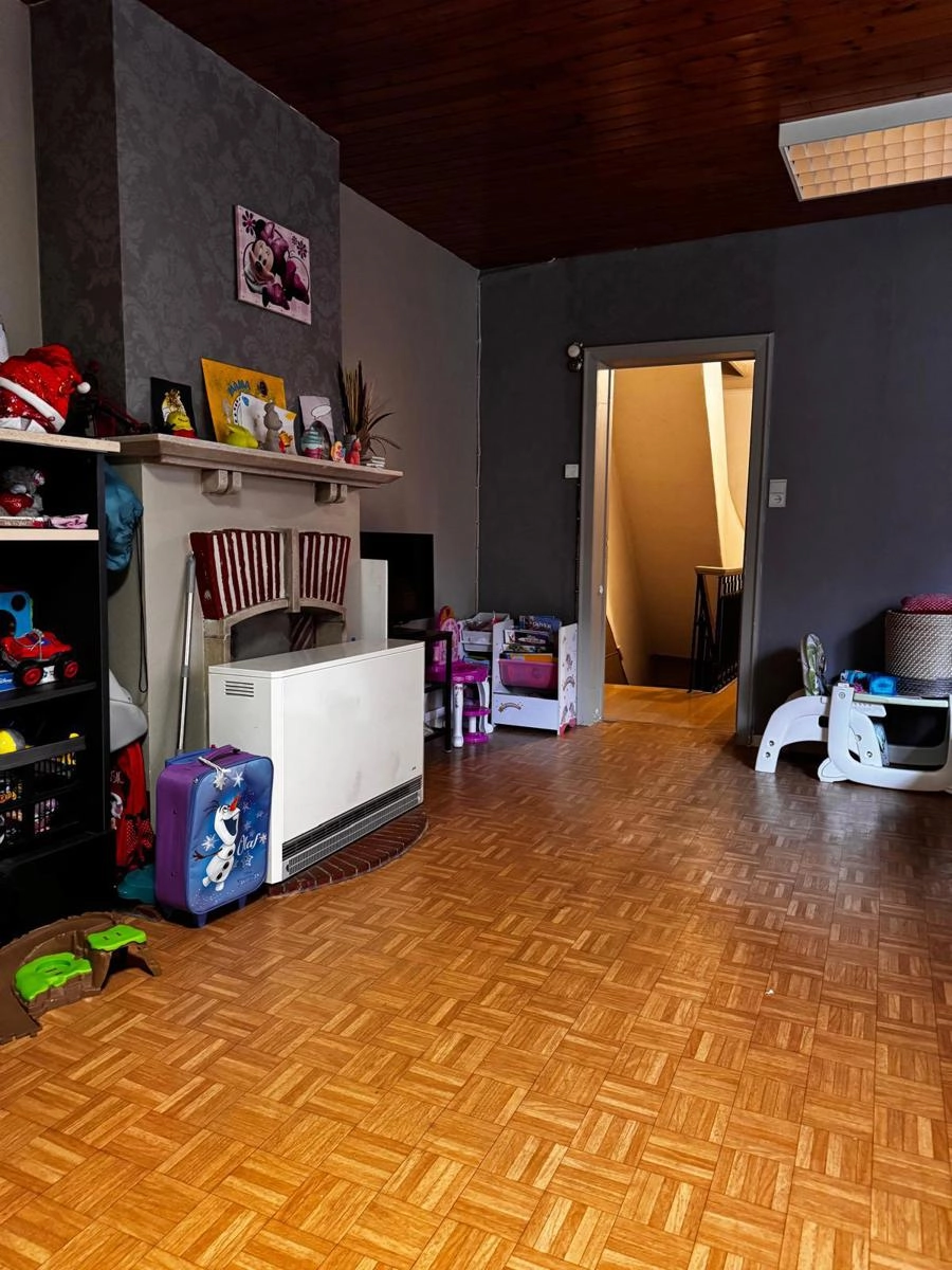 24f7909a4fd441e7b8dd6c9fb8100ab9 photo