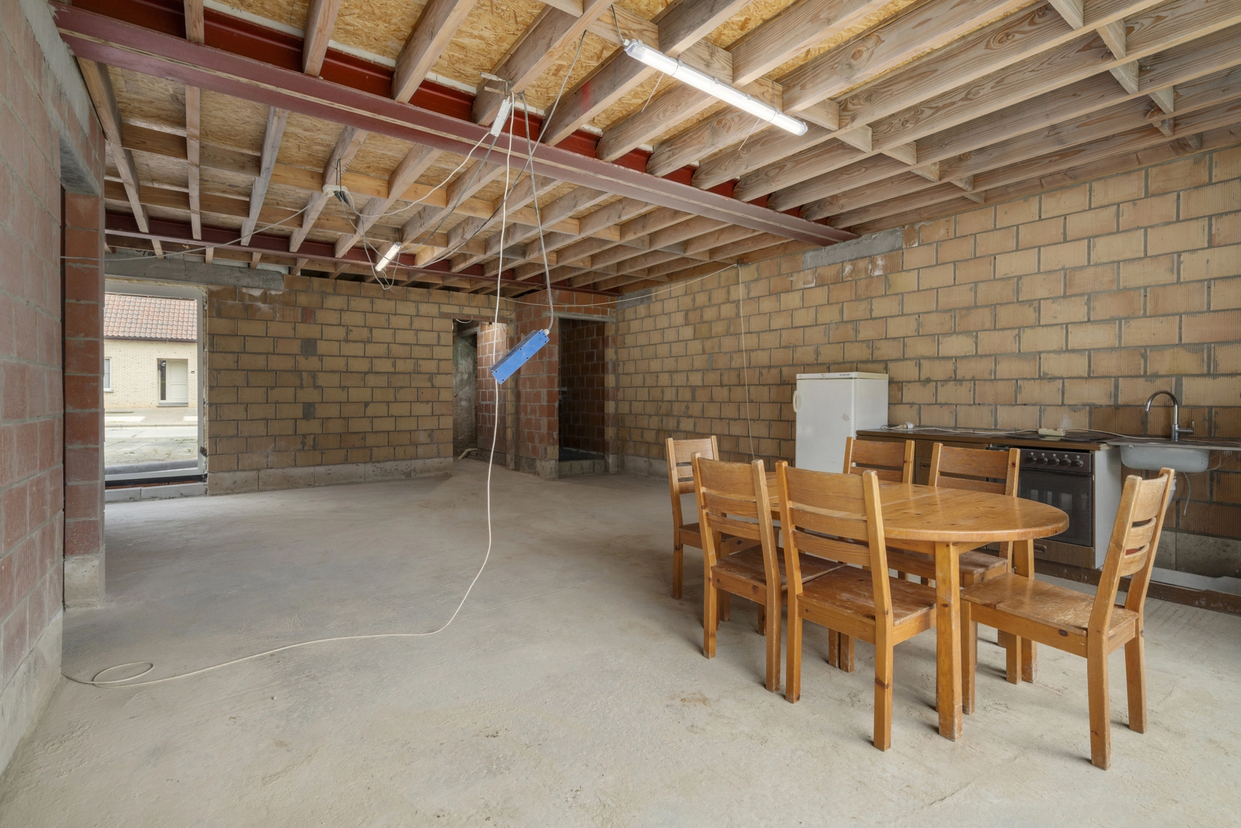 3e6eaf6bd1c54a1eab99cfbbcbba2865 photo