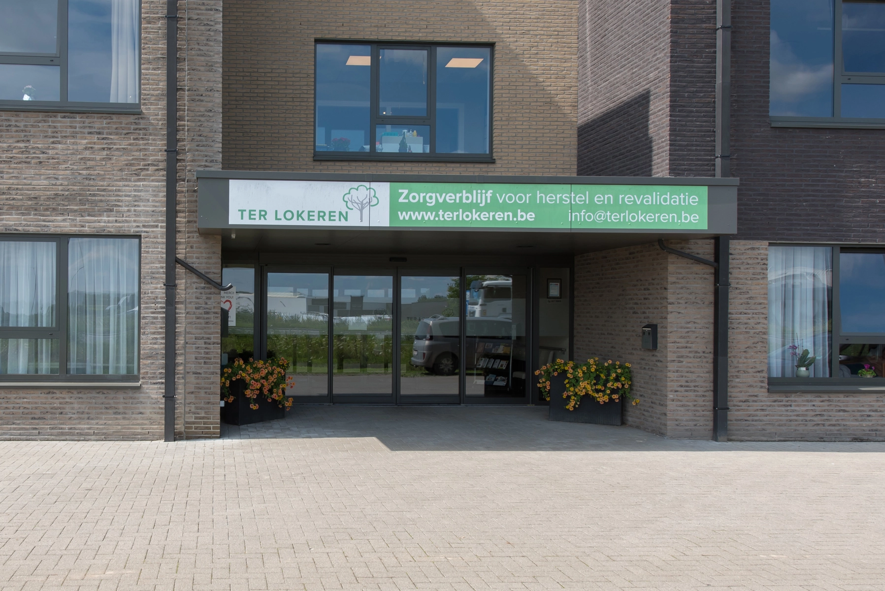 9bfdffeedccf4e0caa24e55d6aaabbbb photo