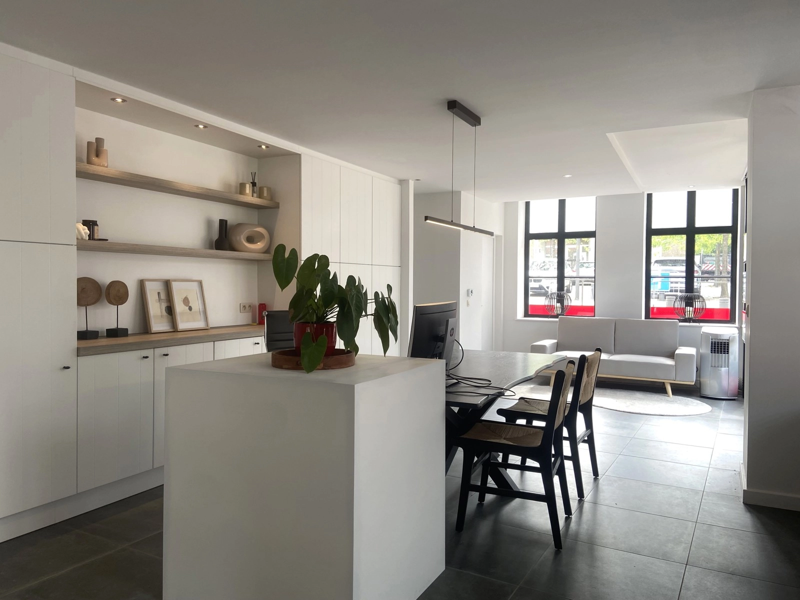 efef2b2b9c12408395b5514ba746d929 photo