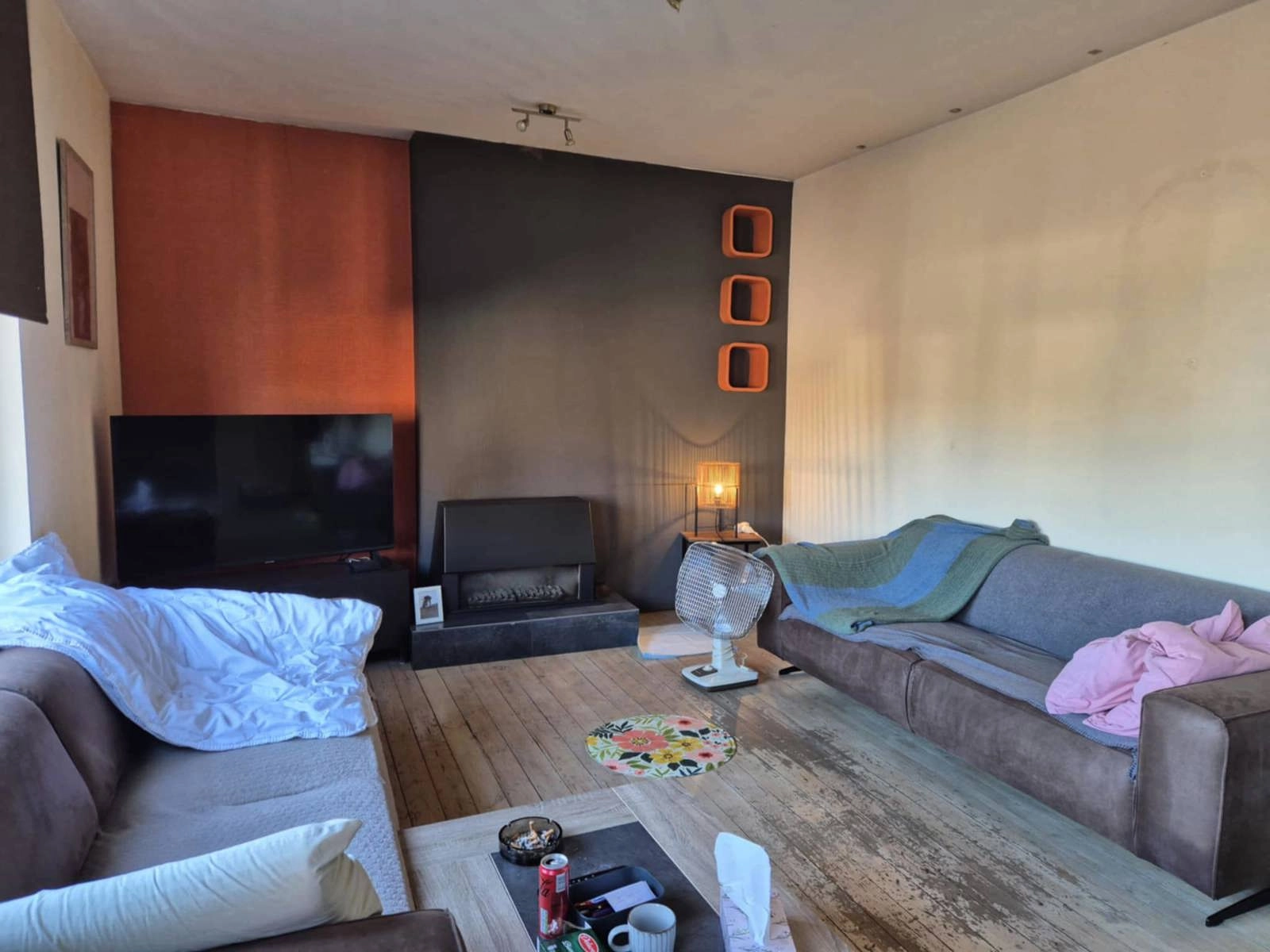 4449f2aed61f4359bda02fec176c9c20 photo