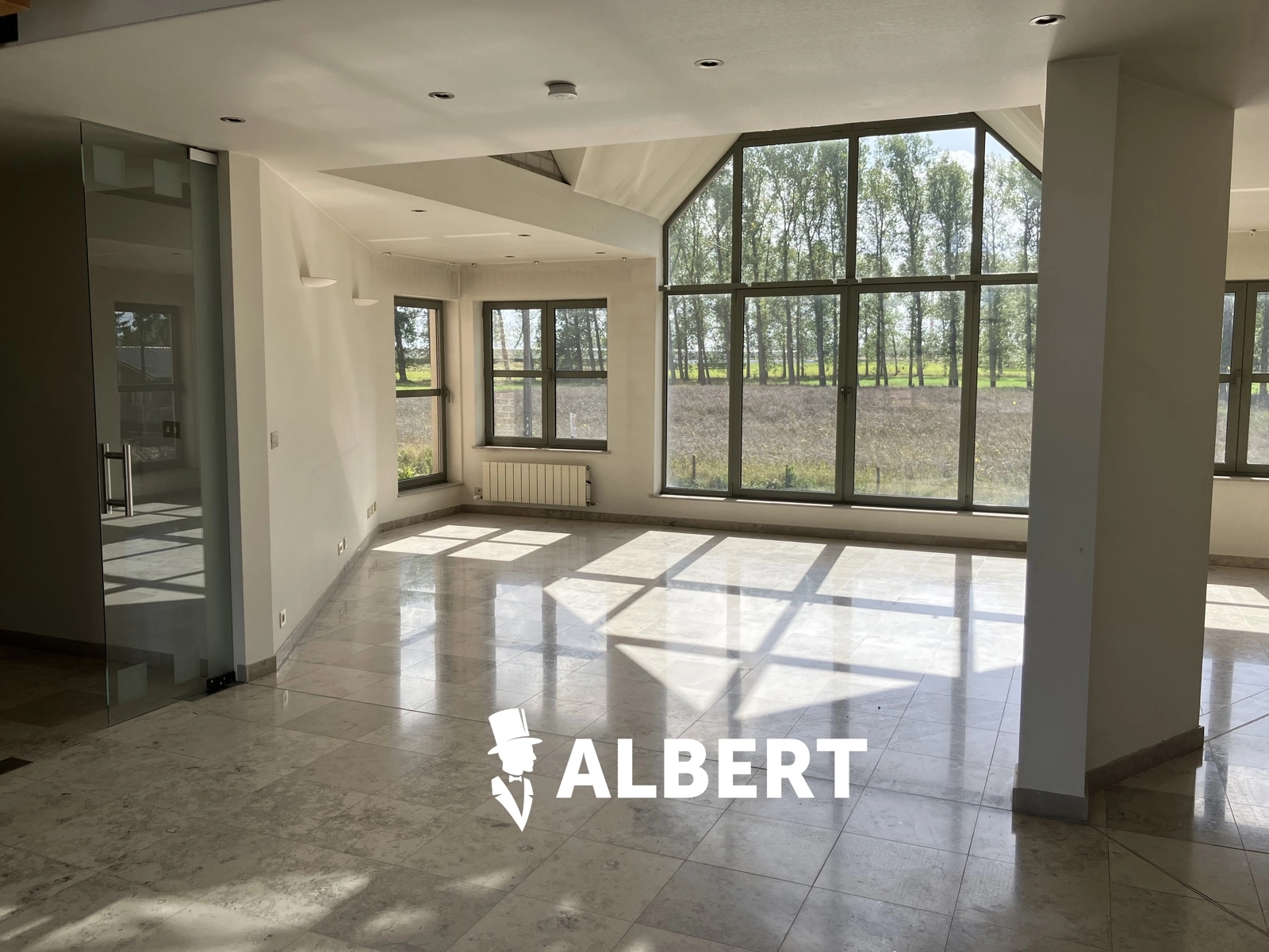 14f81422161c4219b2f4794e00eadebf photo