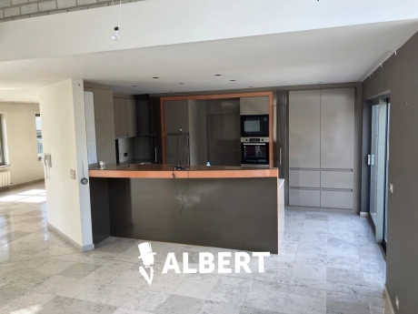 28d63475e309463c90ee6499d8b08ba4 thumbnail