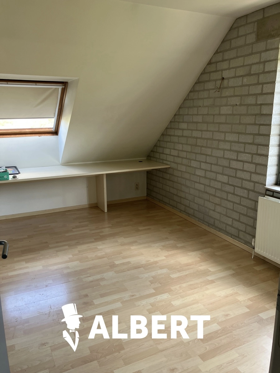 464f6842e43c4aa09f95118a717c9b6a photo