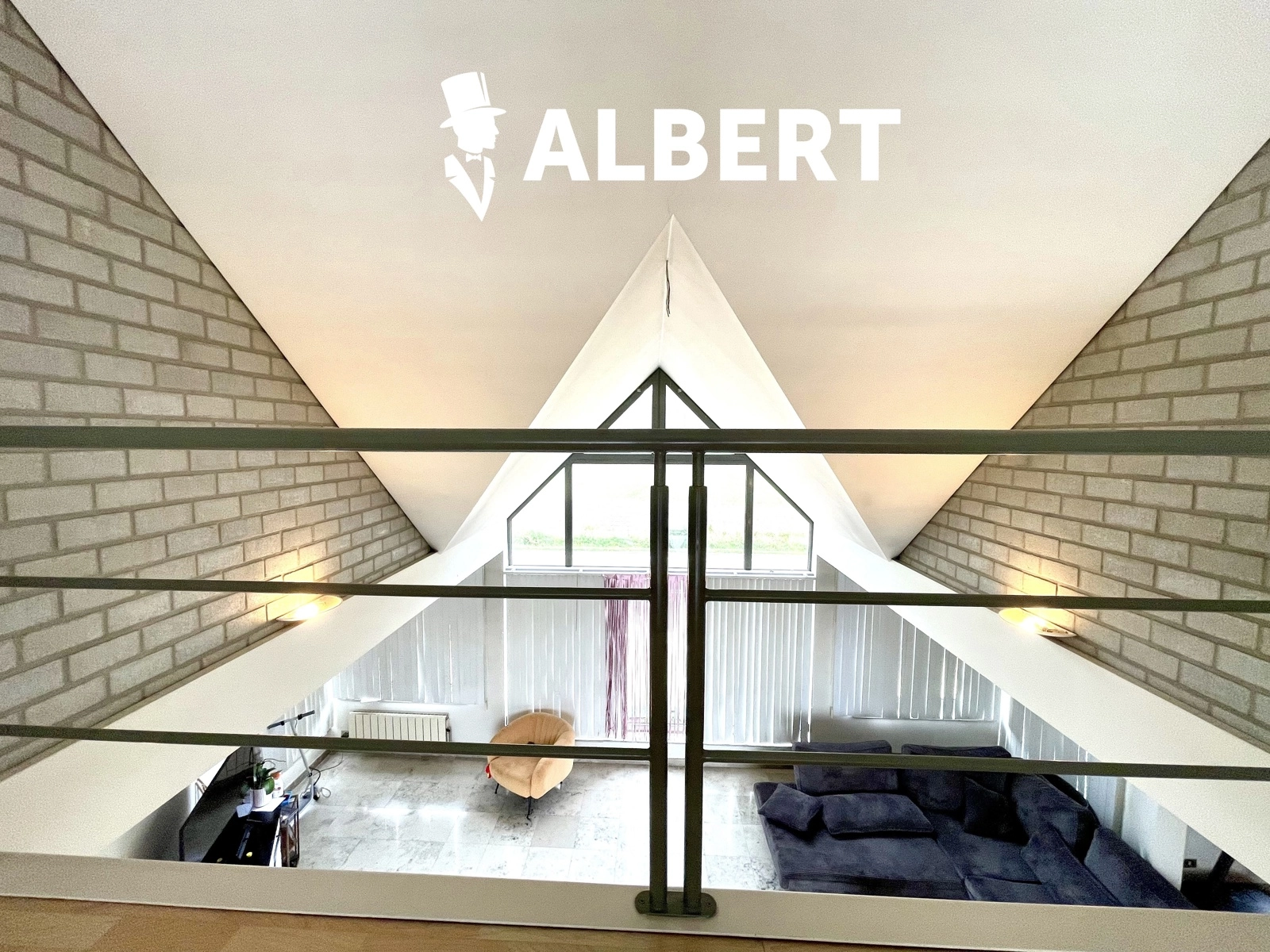 7746367e1bf74604a227f94fc1d2c33e photo