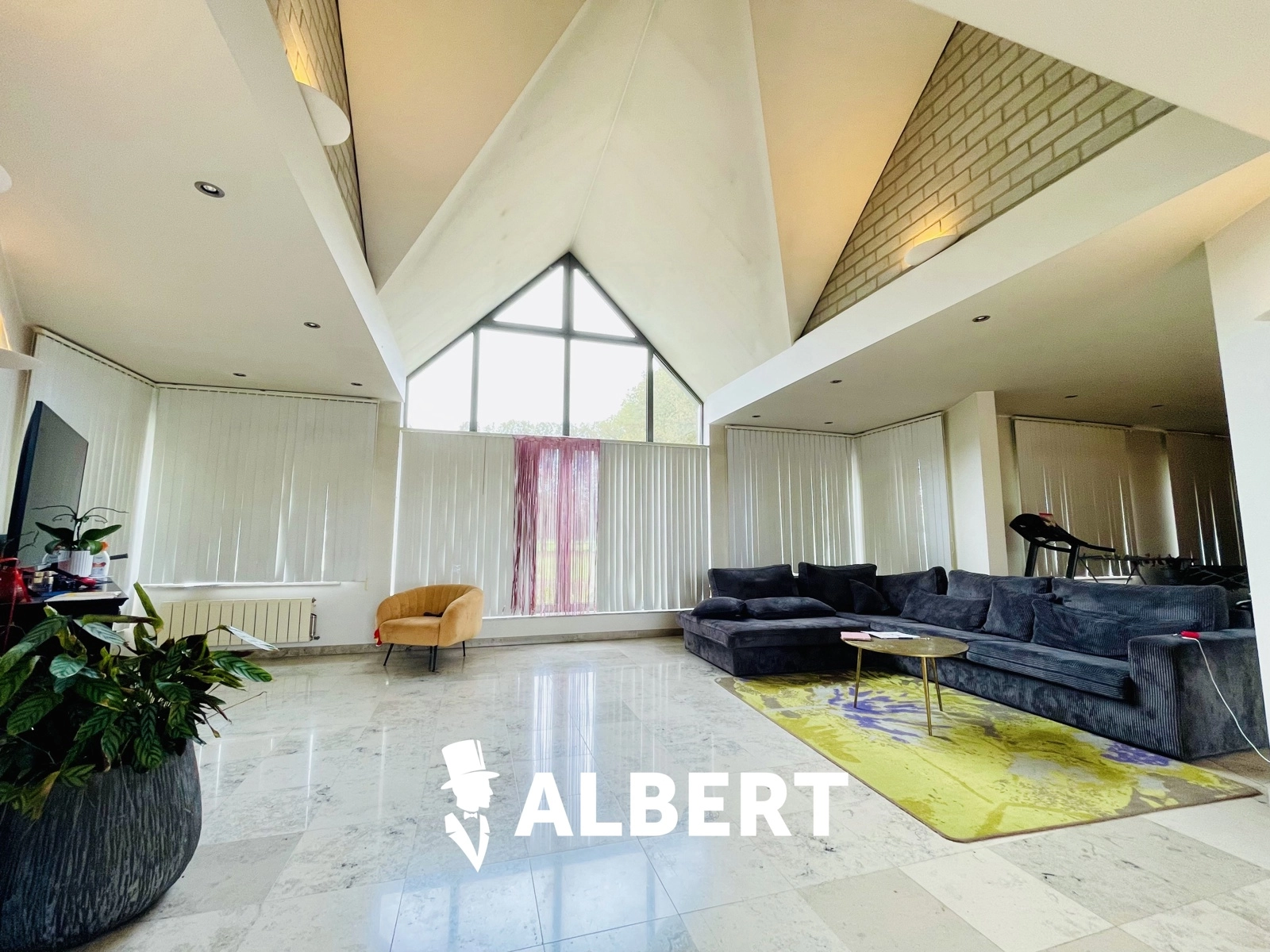 aa7168145c0b4704bca17f898cb688b6 photo