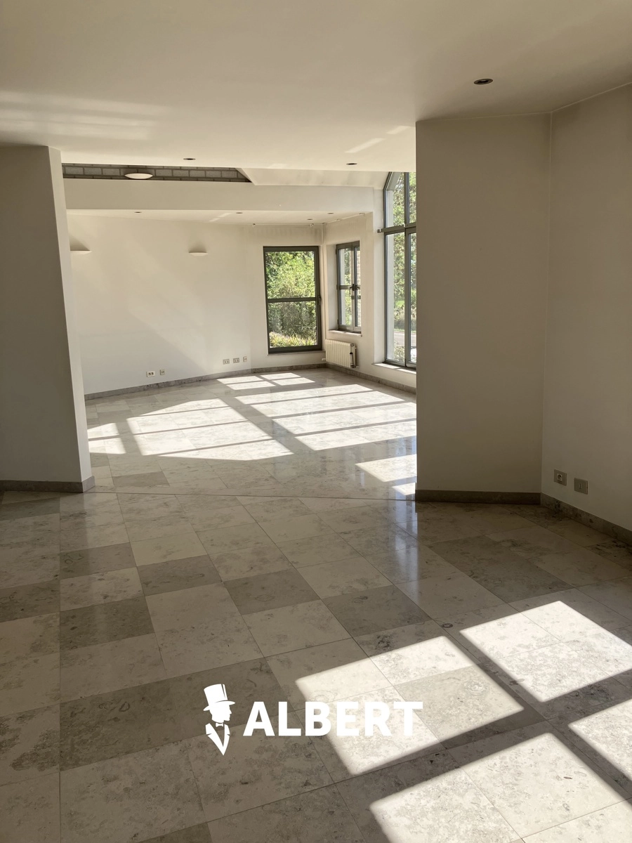 abdce4e98d3a43c0a804785c93b65a7e photo