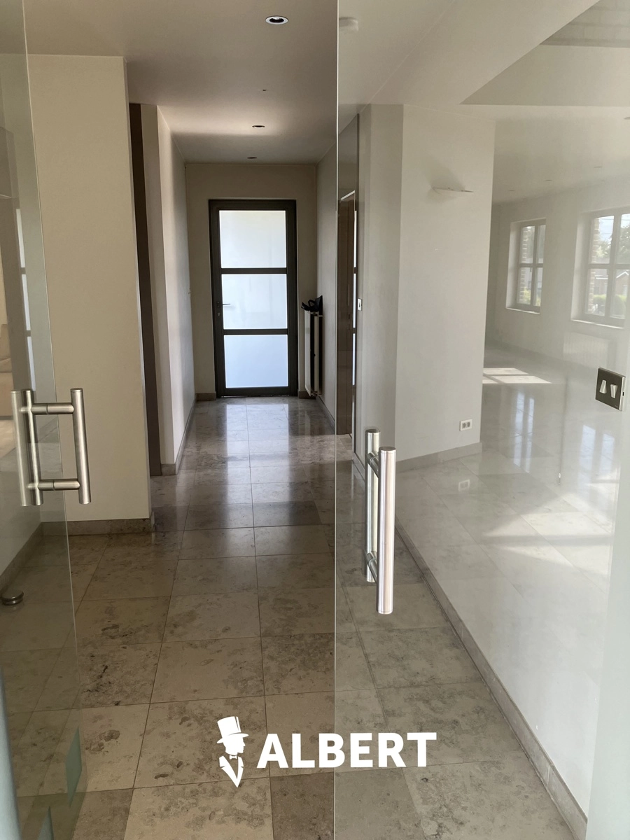 b4437e4cca714f16a856069d4abc4fdb photo