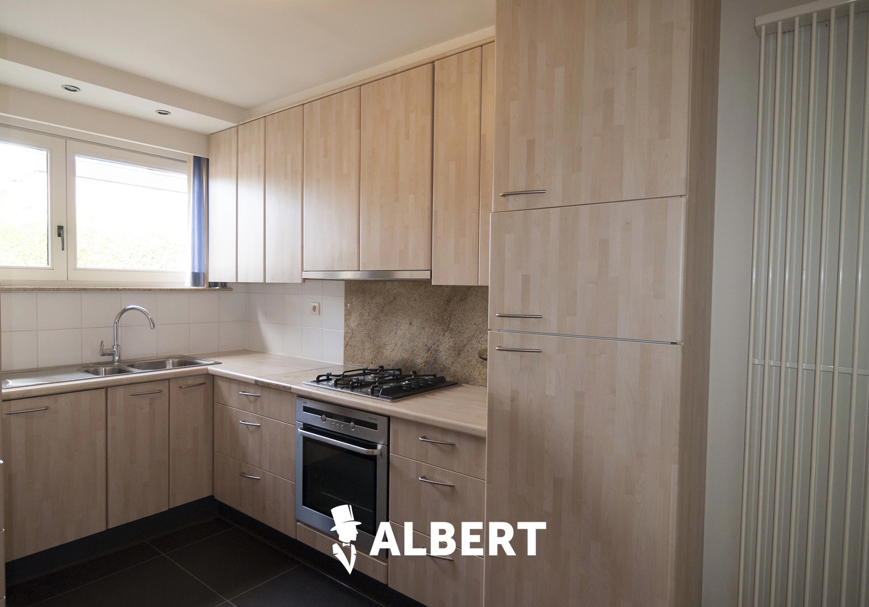 60f4b4adb65a4053baf96ebc2ffe1a0e photo