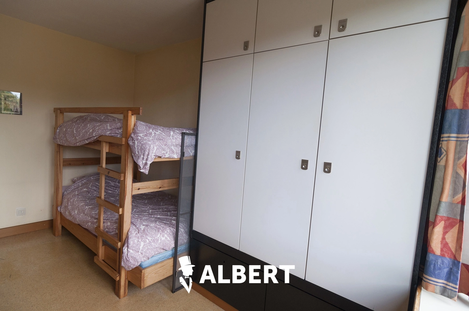 d171439209a646cbb8c2c6cc8aae7143 photo