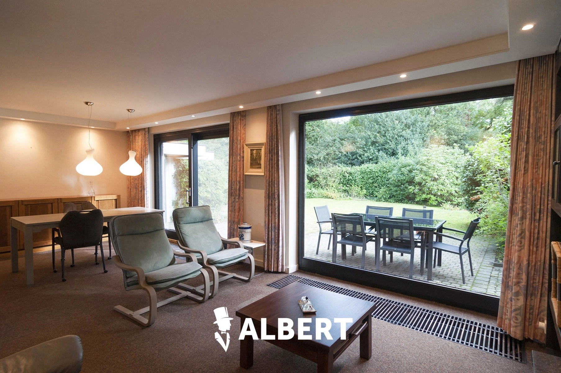 f822c1ead13f4d2cbb7bea9ae040e262 photo