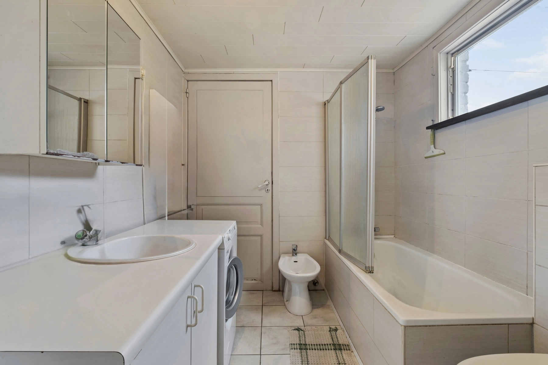 cd4ebf96c3f34b4a93cbd25d25494b75 photo