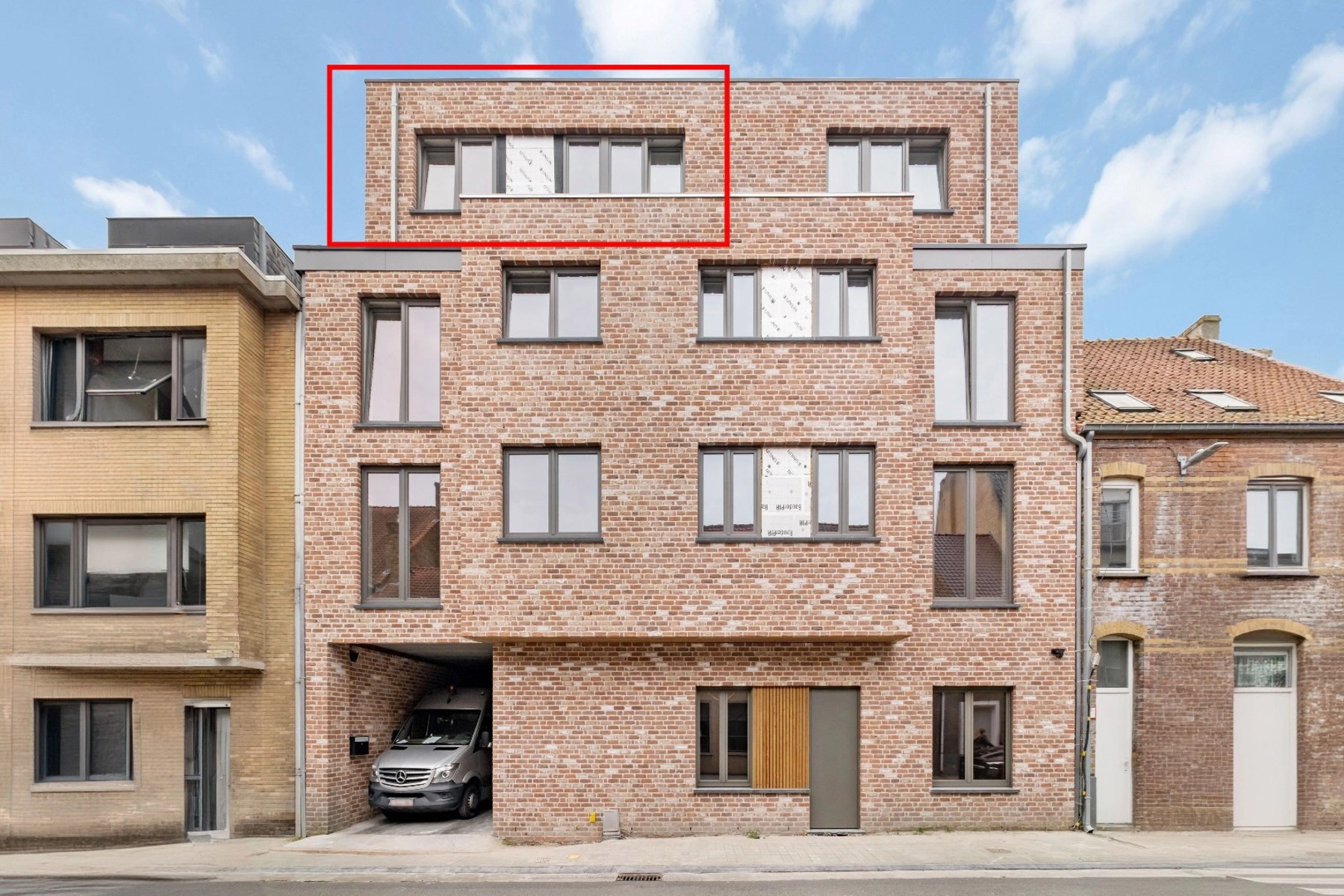 21bdc76bd68246a4bcc4fb5ba2794683 photo