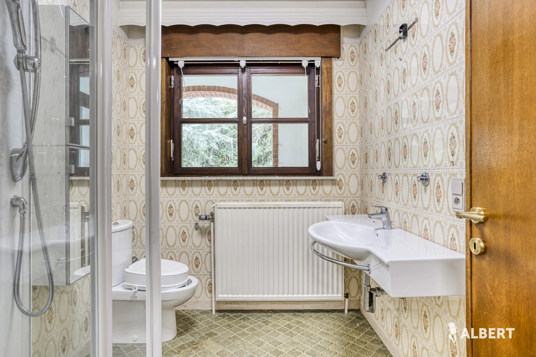 4b44684c9fae4ed9a1865e4636bd235b photo