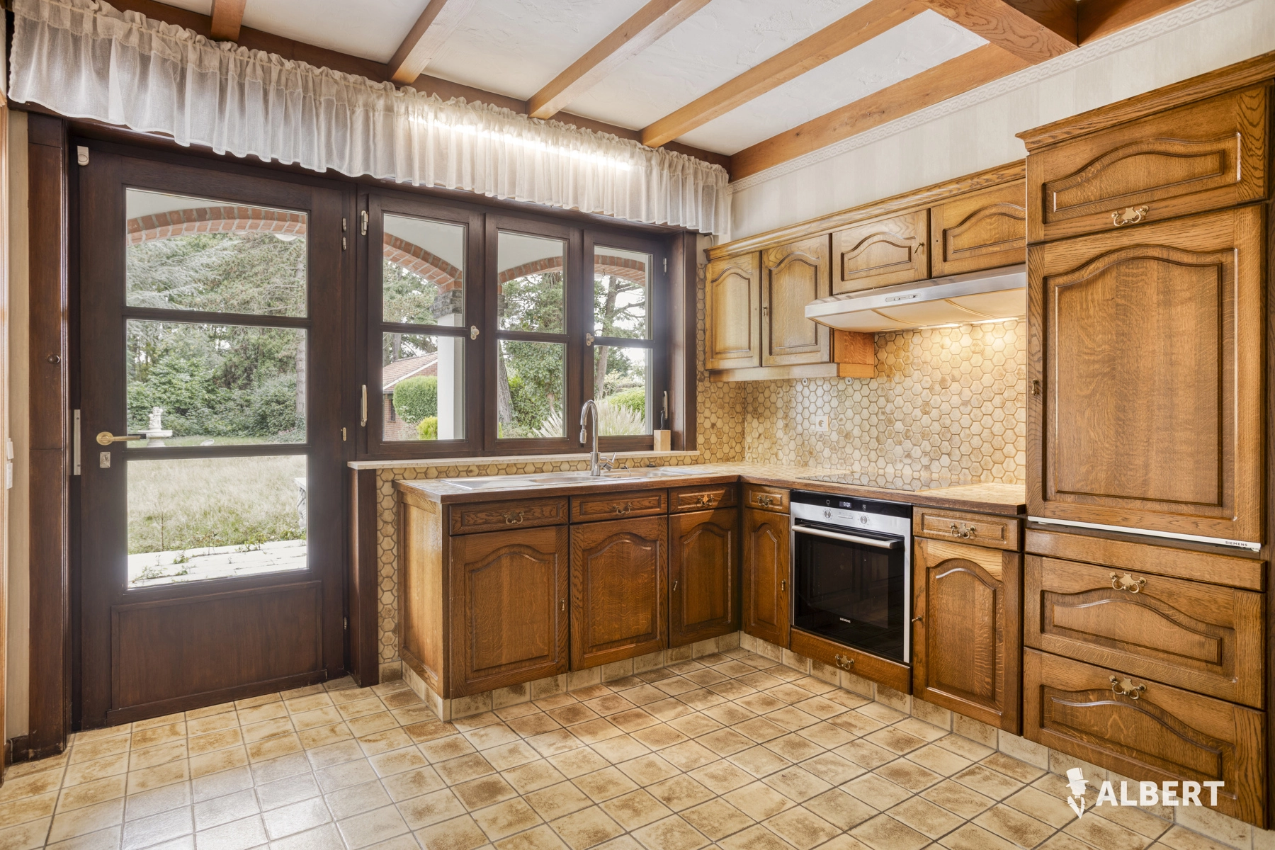 c8a7887763d245c197281129cc5231bd photo