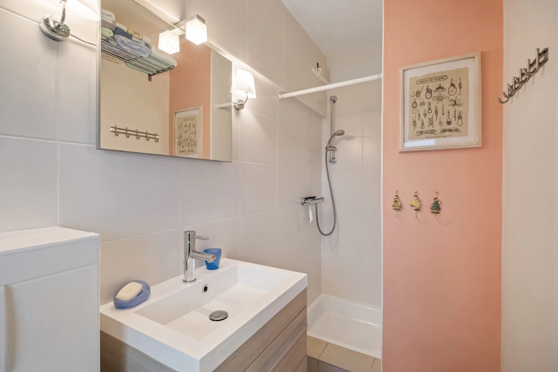 bfe1e1bcb3b4490f945c3b3f81e0cda5 photo