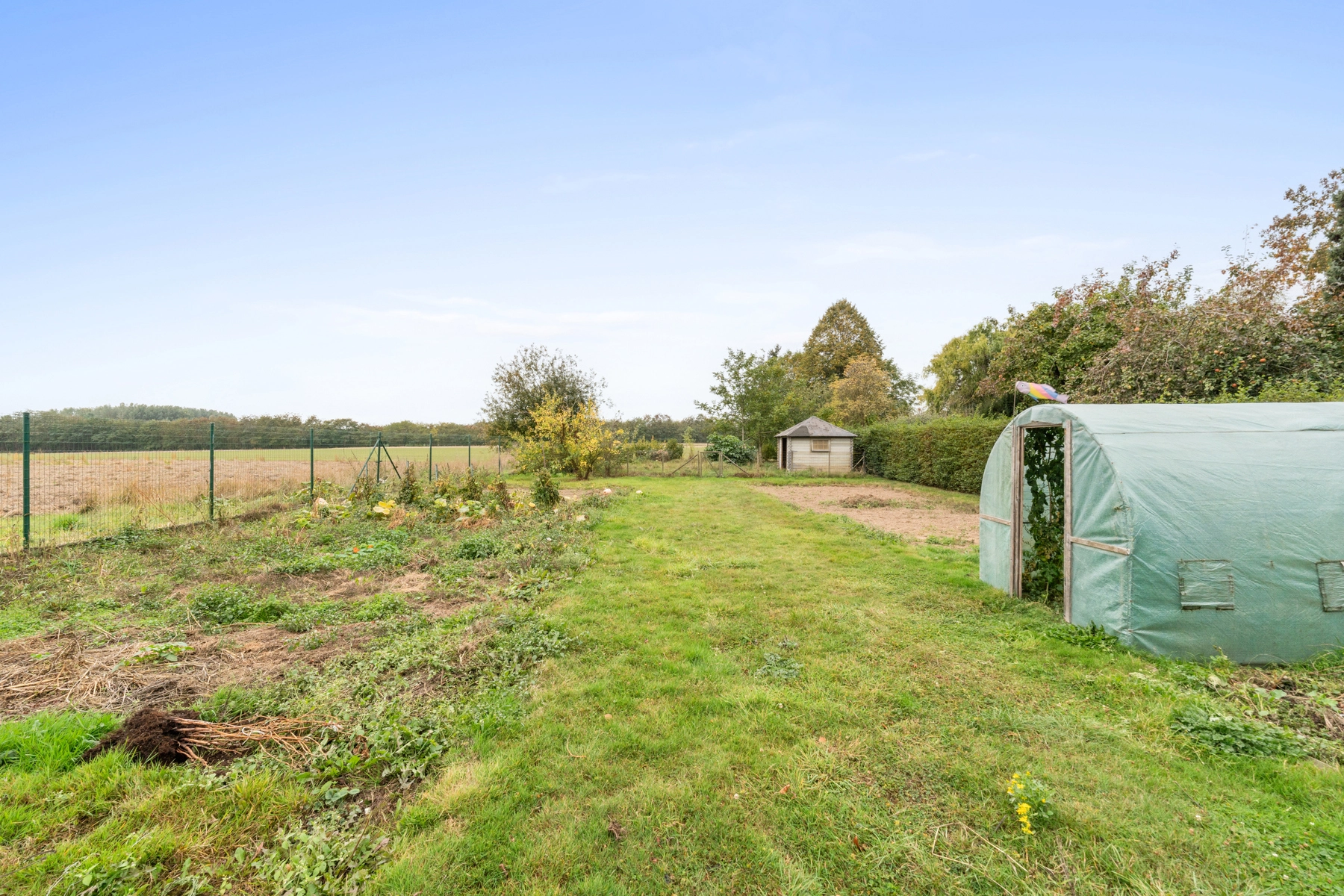 2845a8a24f4a4c0792a90fa9ce269897 photo