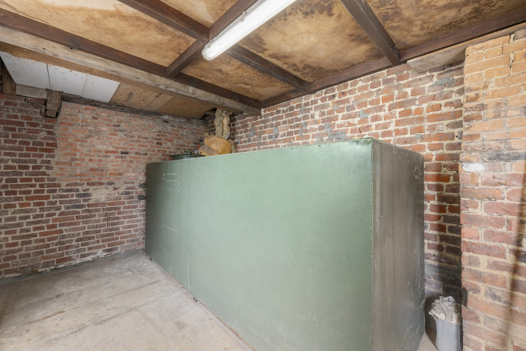 ac7613eb1a7c4a8b8f50576c3b087223 photo