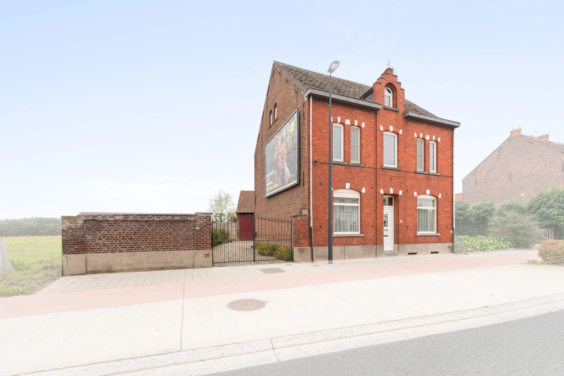 fa20f704d2724099afa749da6073190d photo