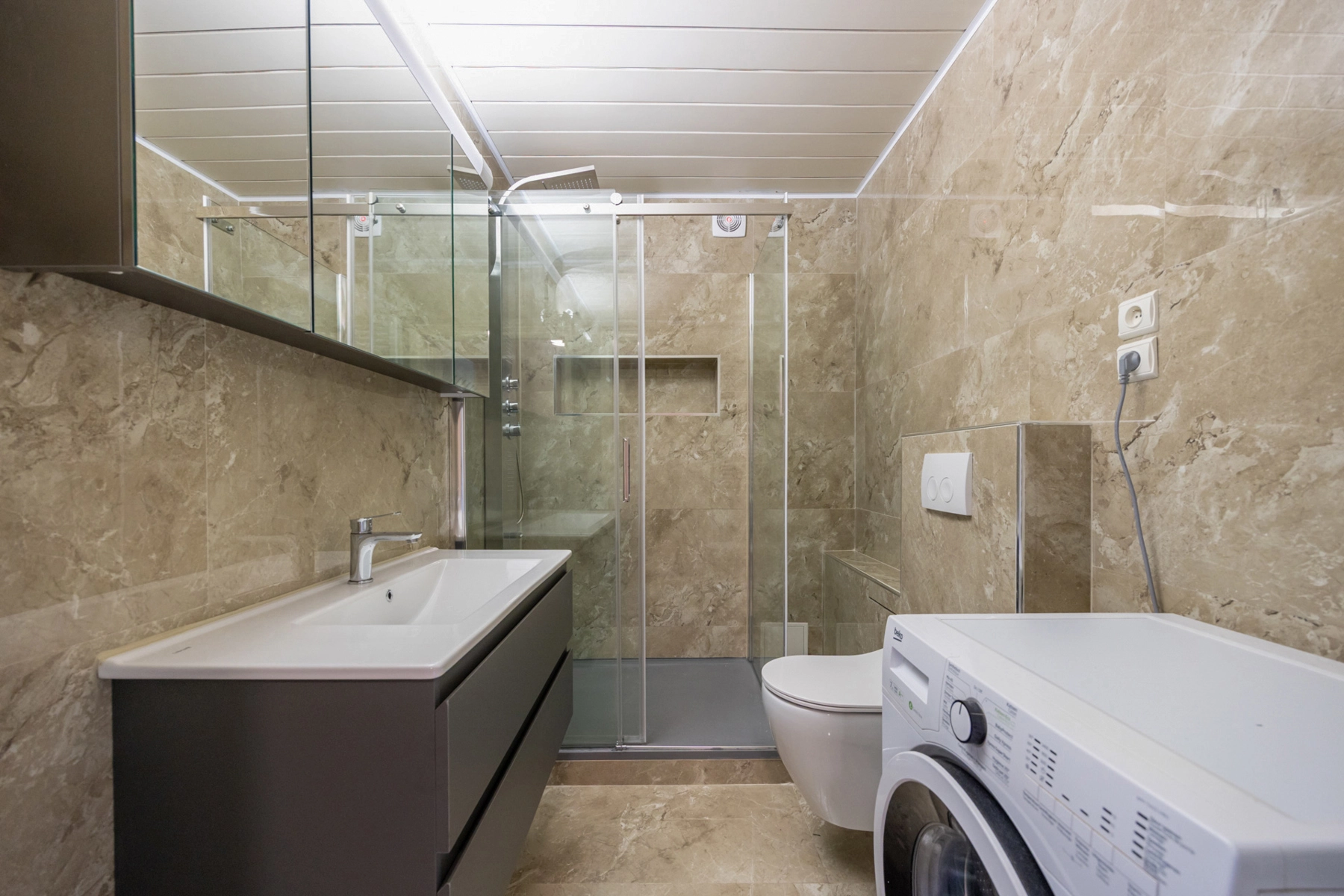 203cb6658a3443cf84e6eac725c30571 photo