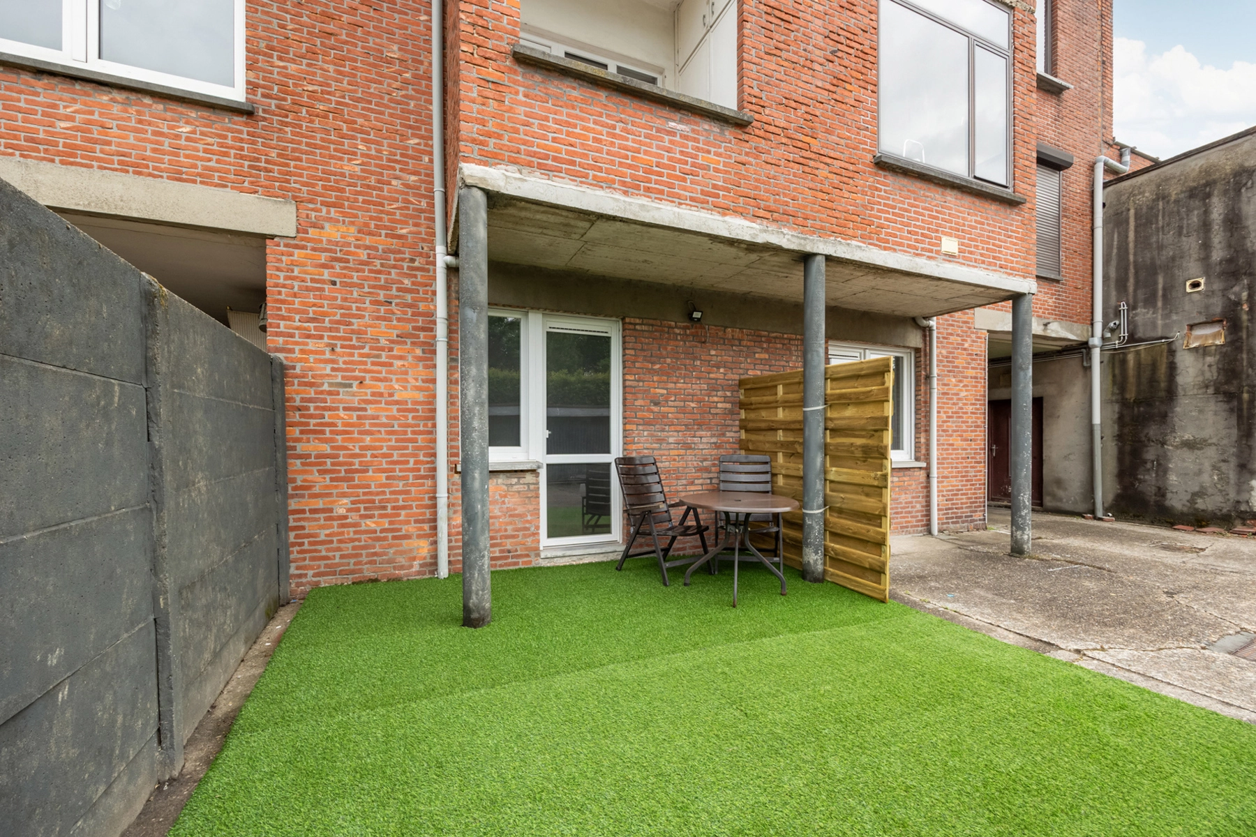 75903b52630142f2a3afc8aca6fb55fd photo