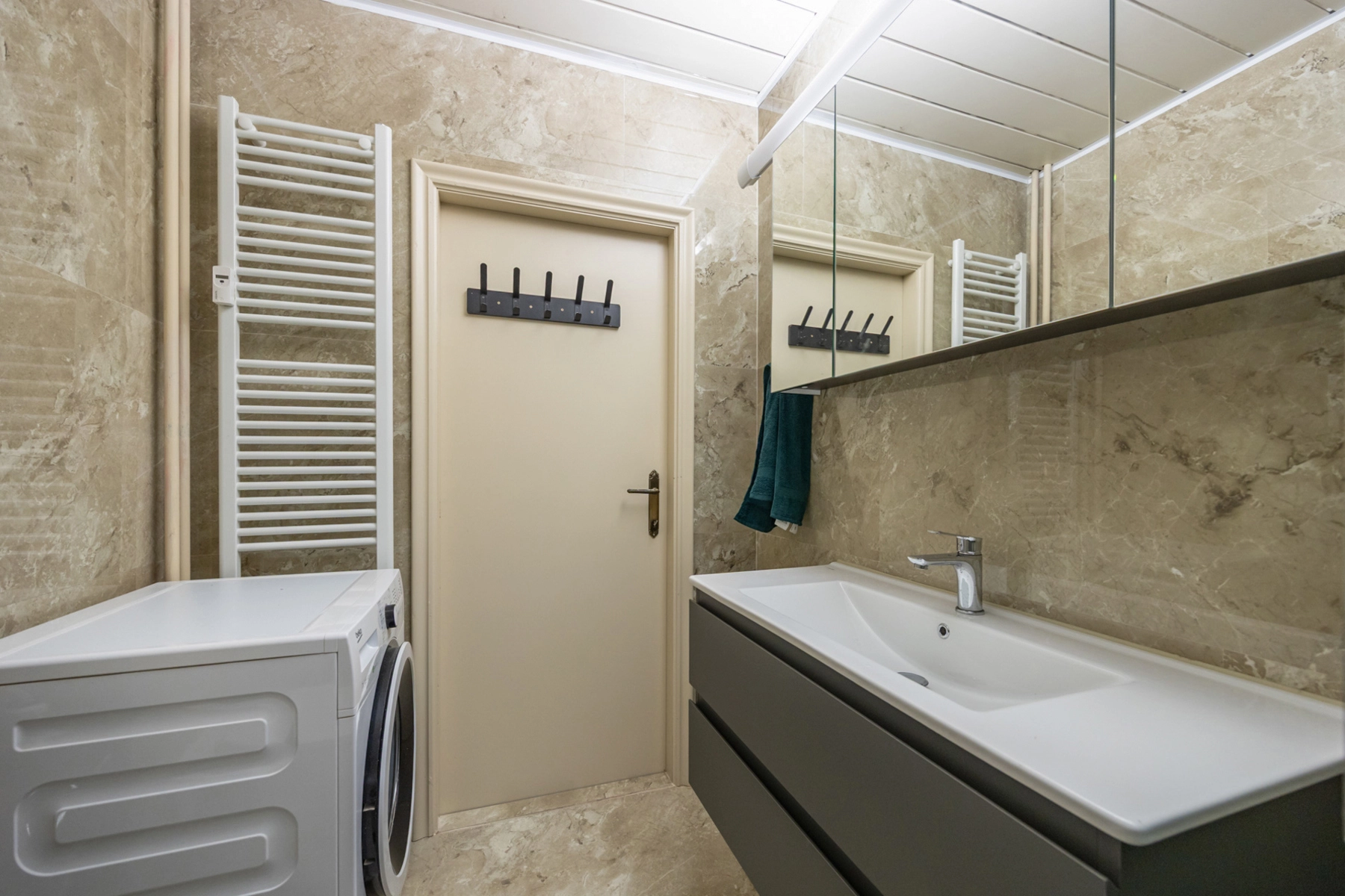 cf799cf4af5c4760afa49f574d92e96c photo