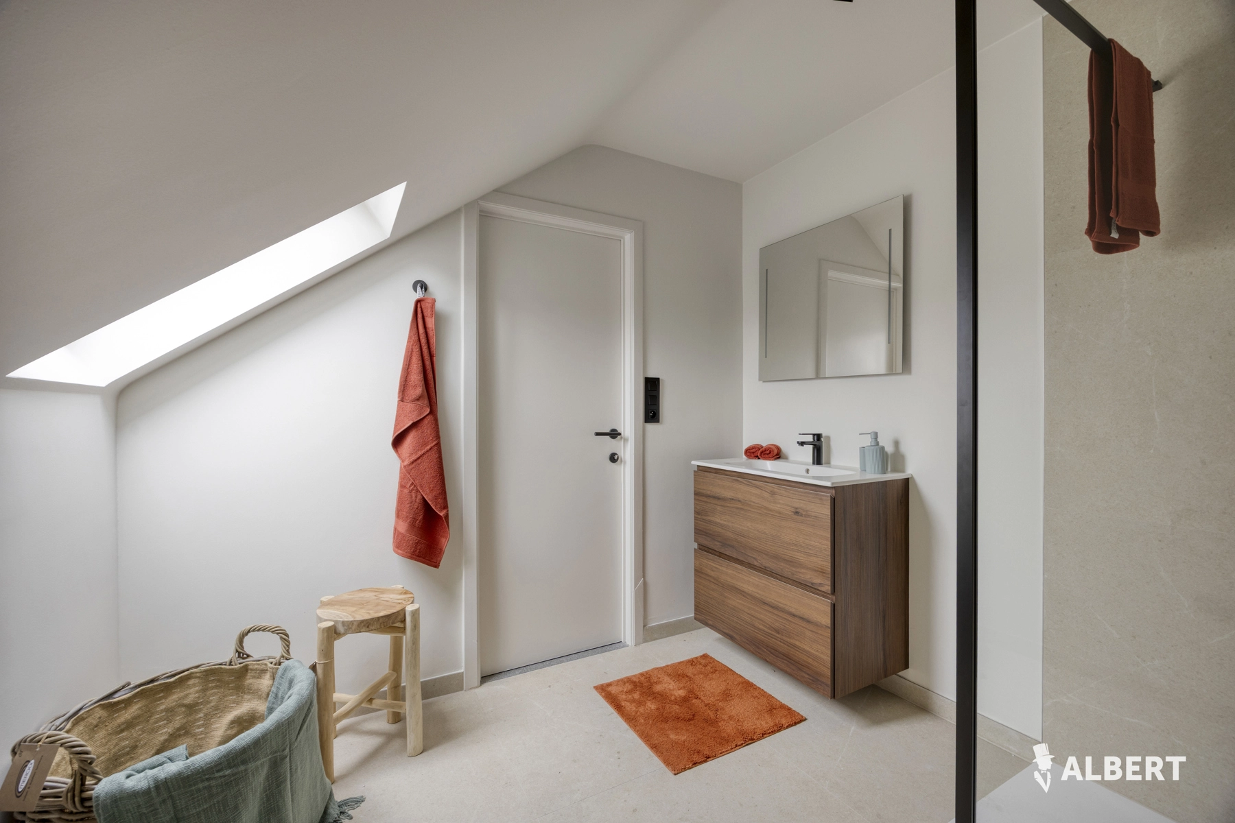 bbd0e08a0e8f44359ae2d55e71983abd photo