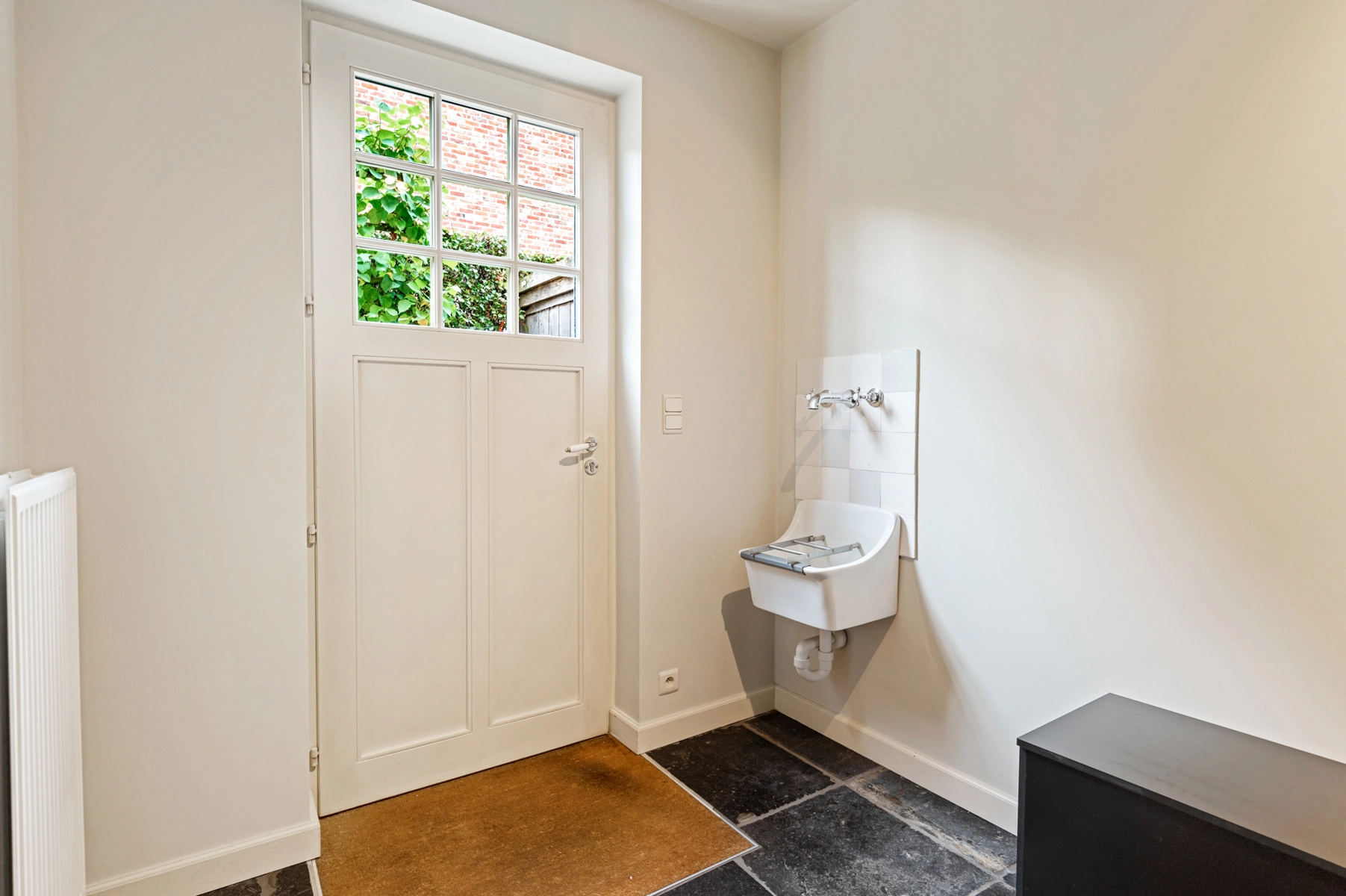 19557c9aab4c41e9b27186b9e9ba8551 photo