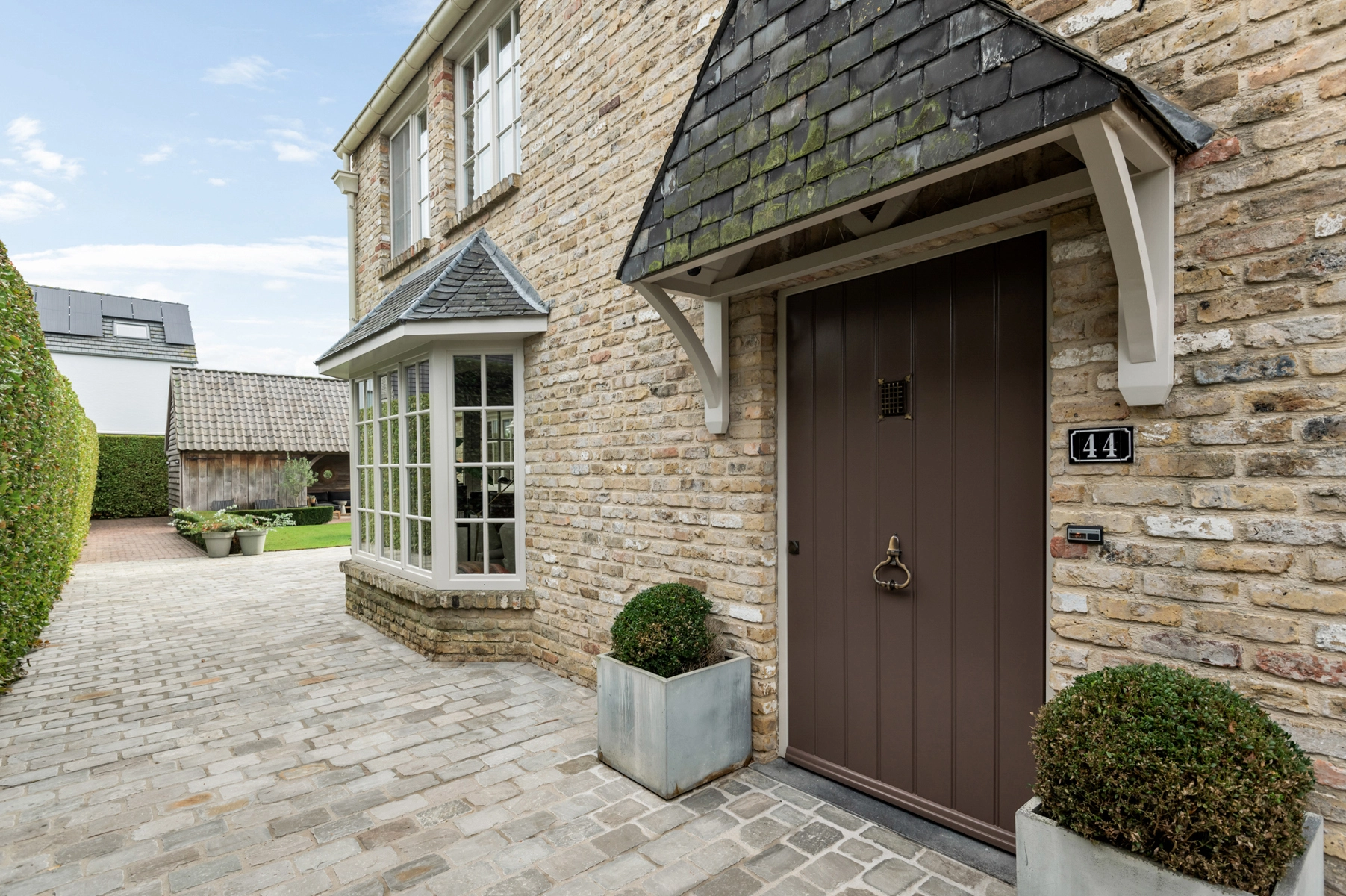 3196bce3f7354a51b27151a6666adc86 photo