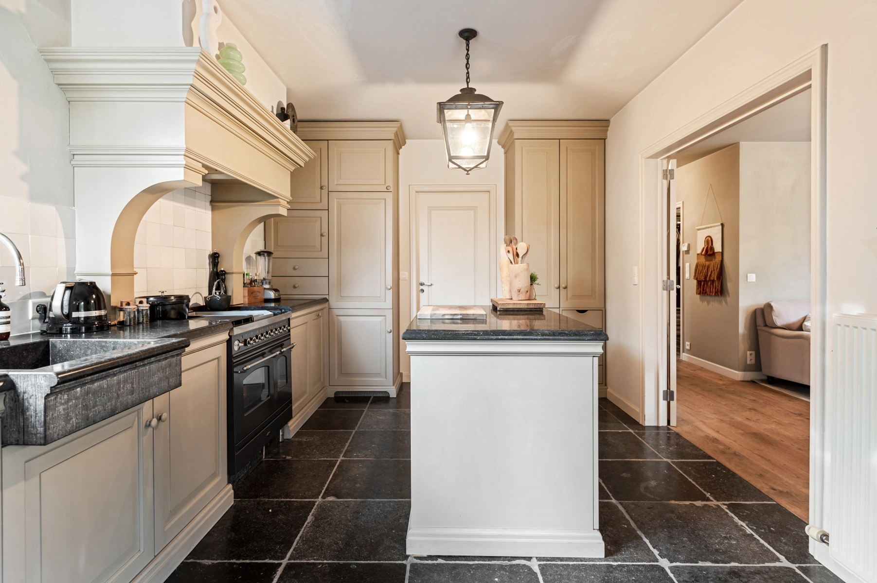 44b4f65a23cf4c82adc857c21266fc37 photo