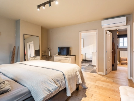 c1c80d6d8e734f449c1e85f80b61ccb4 thumbnail