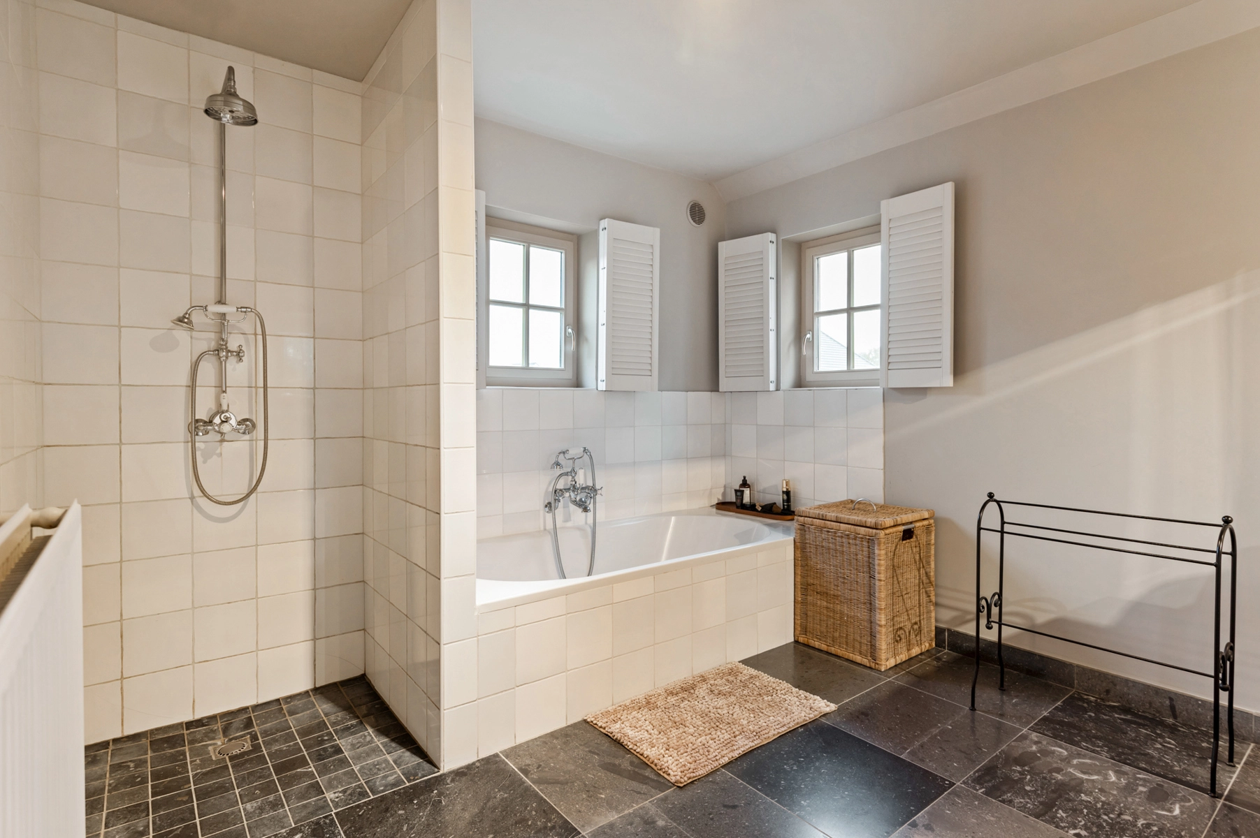 c9c2ca931ca145b6aa811d8f8ba3c84b photo