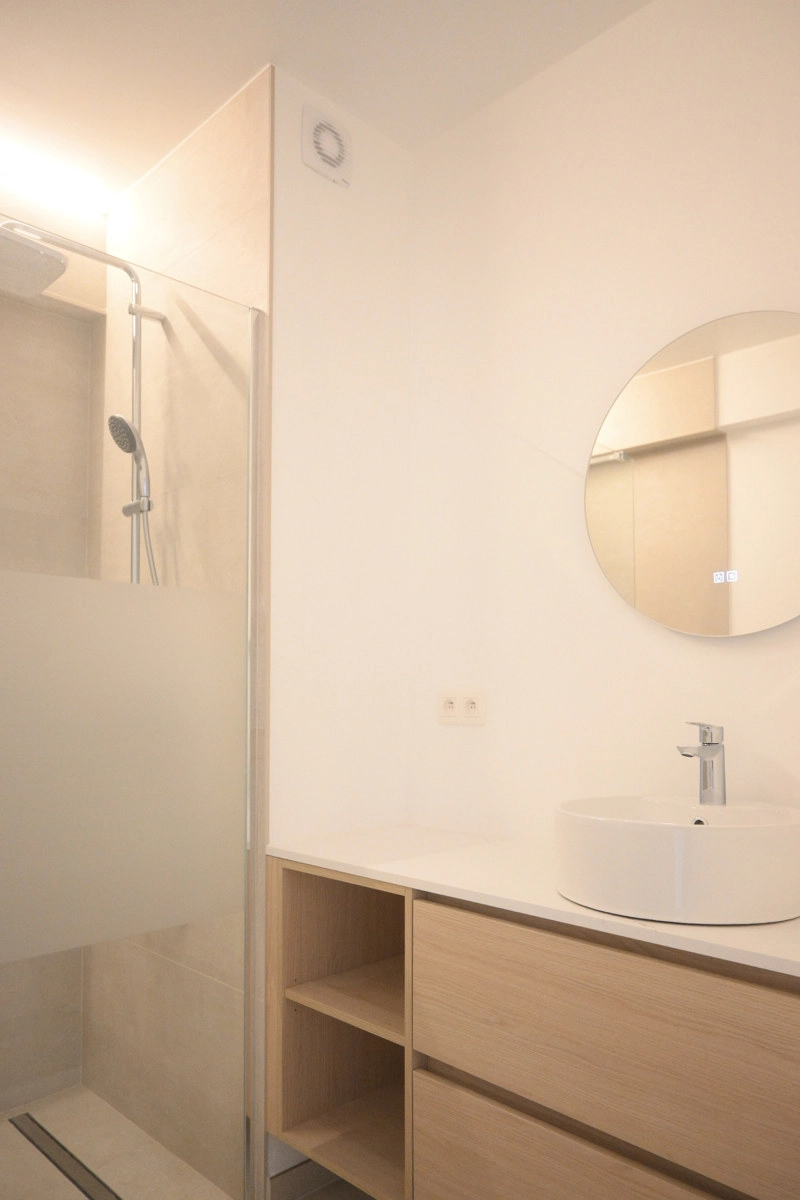 7481472fa523426295bb0184a4370e69 photo