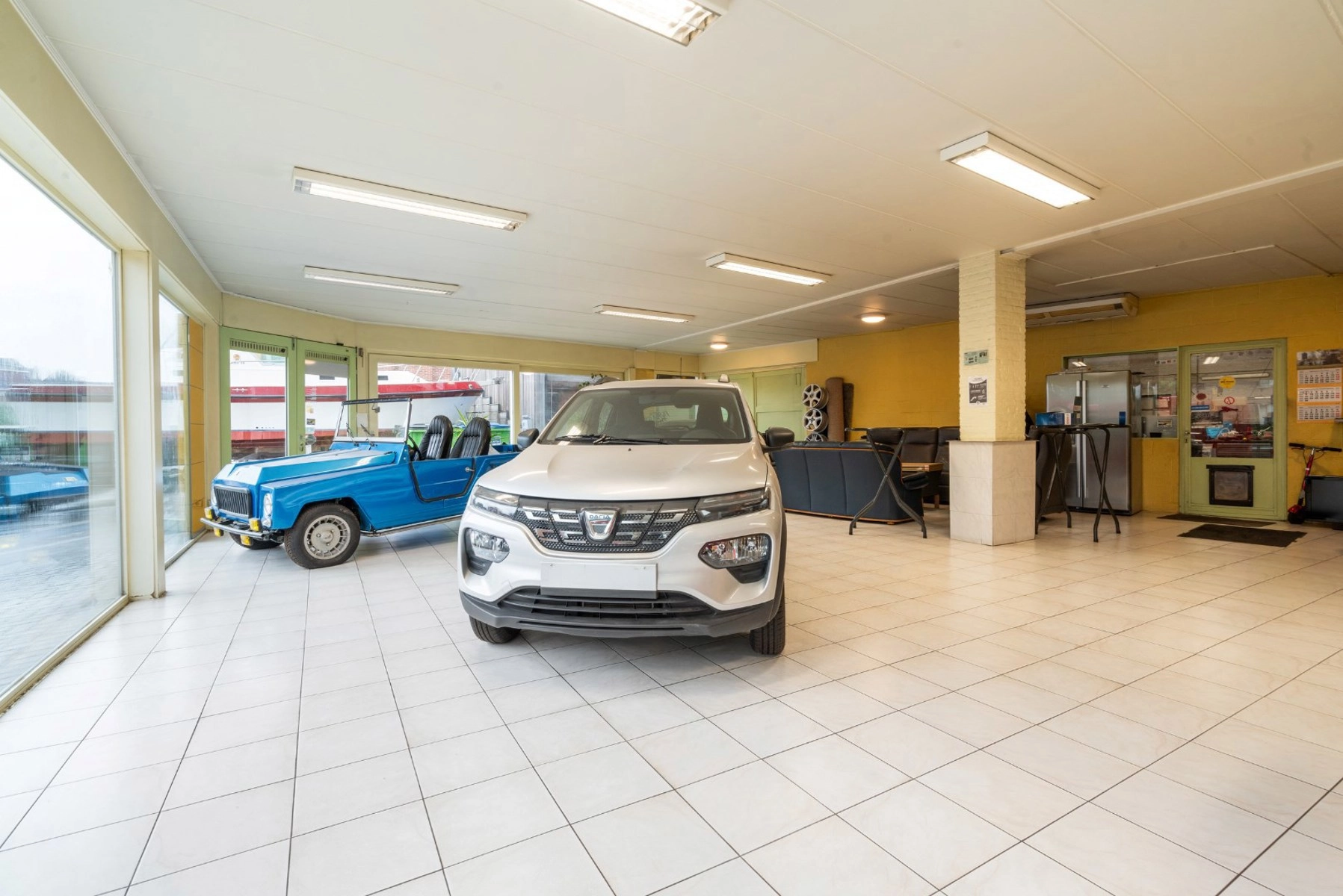 e8412f87ad884075b63f91eeb6b5e51d photo