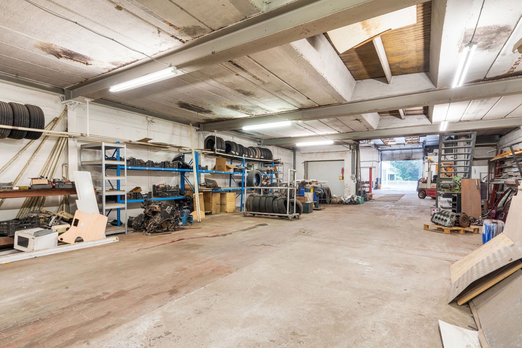 2cfce82fa2f3463fa2c15911c53e6de9 photo