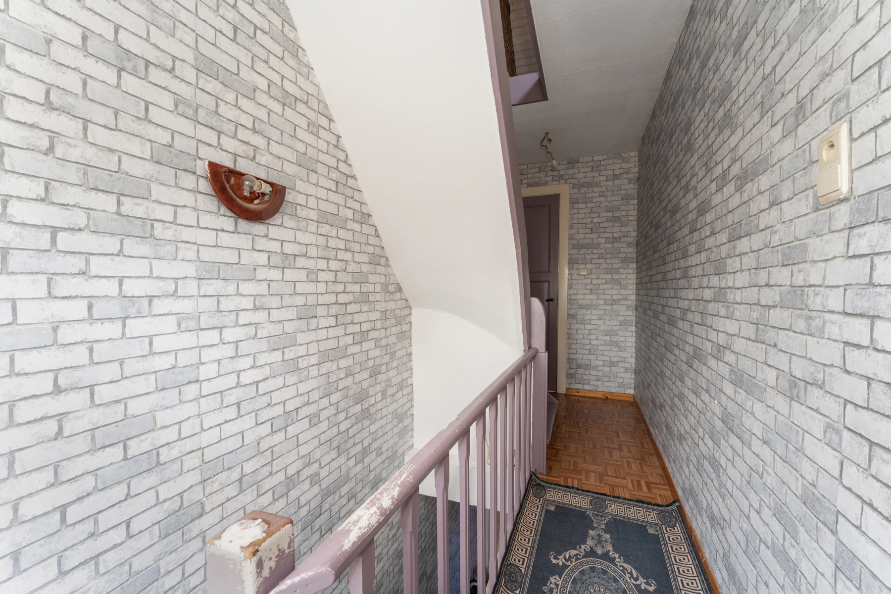 8f4aca6547ee42f1a857efe3c5393f06 photo