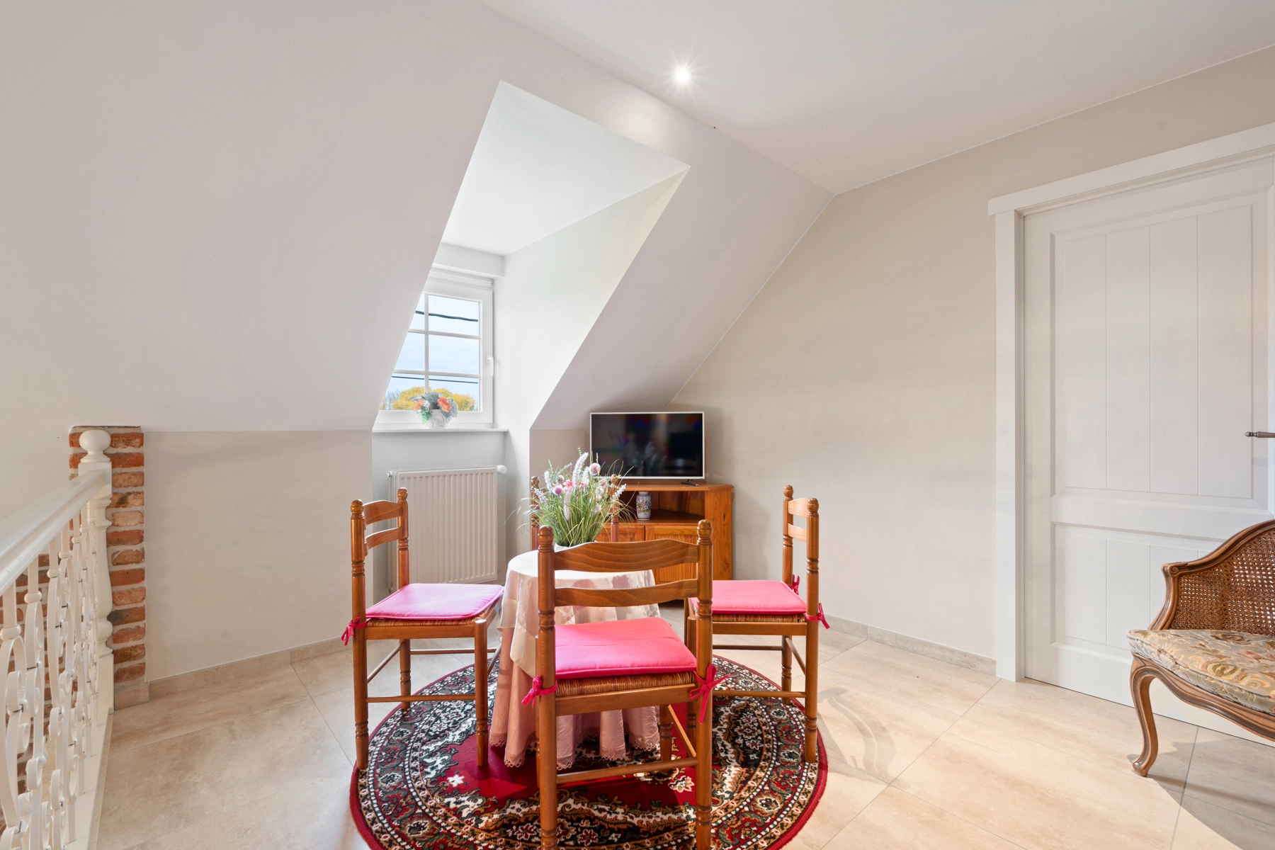 06e0616562d64505ba1bd308a13a2bc5 photo